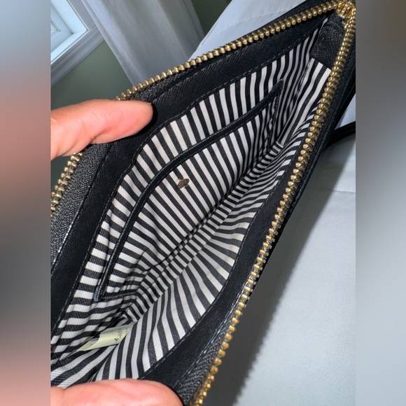 Kate Spade tri-tone Crossbody Purse . Black, cream with blush pink on sides. - Picture 4 of 4